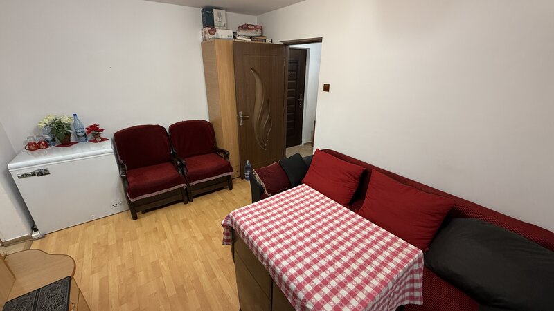 Luica, Piata Resita, ap. 2 cam., semidec., Oferta! usor negociabil